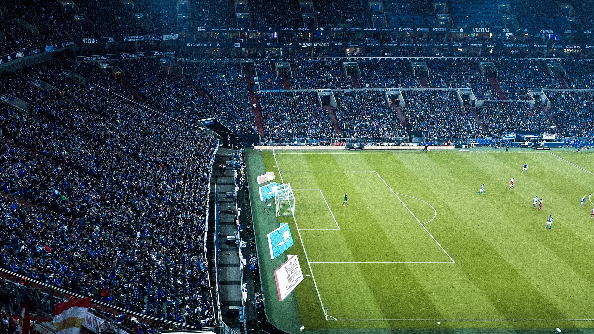 中超“汉江德比”武汉长江客场小胜重庆两江竞技，双线作战压力增强